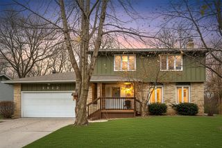 1622 NW 109th Street, Clive, IA 50325