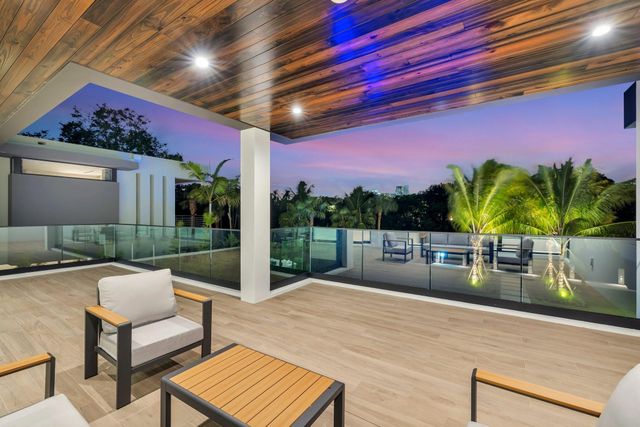 119 N Gordon Rd, Fort Lauderdale, FL 33301
