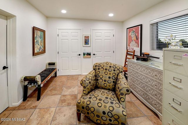 6513 N Green Briar Drive, Tucson, AZ 85718