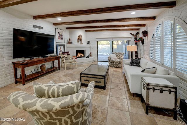 6513 N Green Briar Drive, Tucson, AZ 85718