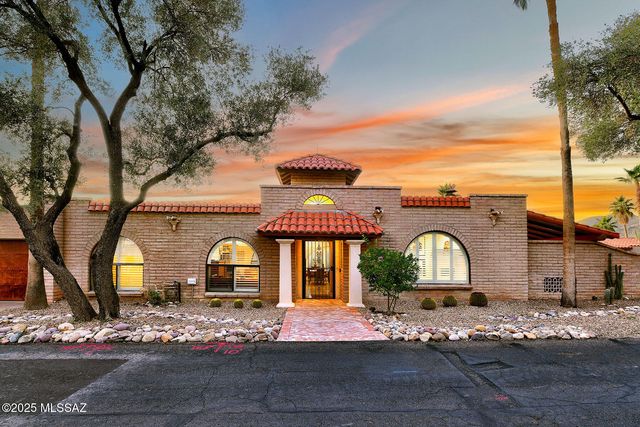 6513 N Green Briar Drive, Tucson, AZ 85718
