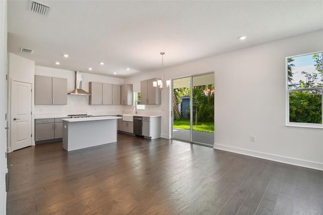 1530 W RIVER SHORE WAY, Tampa, FL 33603
