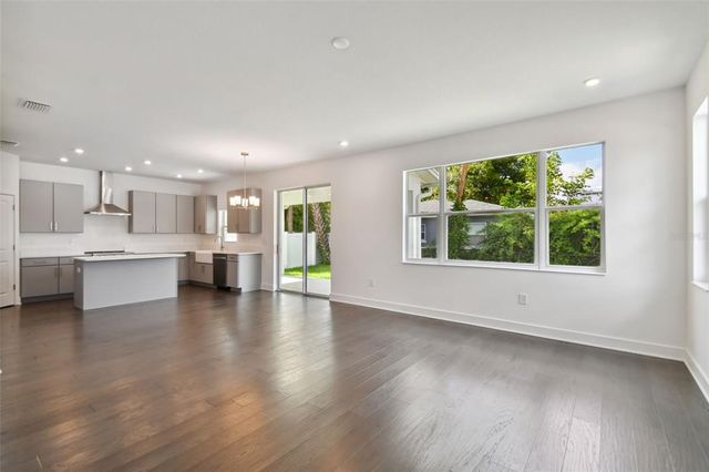 1530 W RIVER SHORE WAY, Tampa, FL 33603