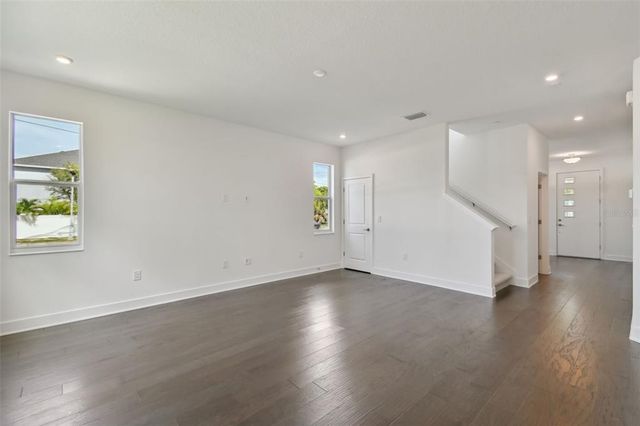 1530 W RIVER SHORE WAY, Tampa, FL 33603