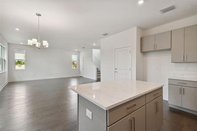 1530 W RIVER SHORE WAY, Tampa, FL 33603