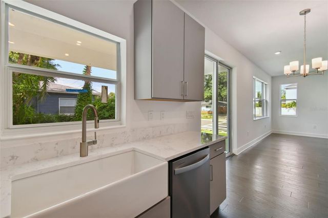 1530 W RIVER SHORE WAY, Tampa, FL 33603