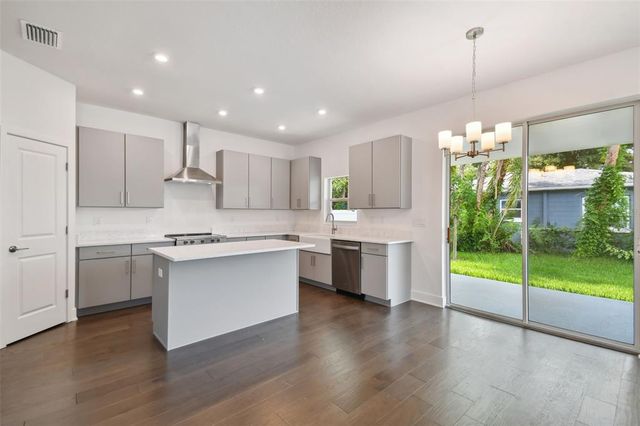 1530 W RIVER SHORE WAY, Tampa, FL 33603