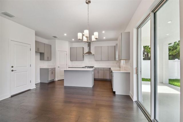 1530 W RIVER SHORE WAY, Tampa, FL 33603