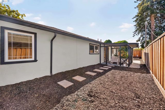 1664 Los Padres Blvd, Santa Clara, CA 95050