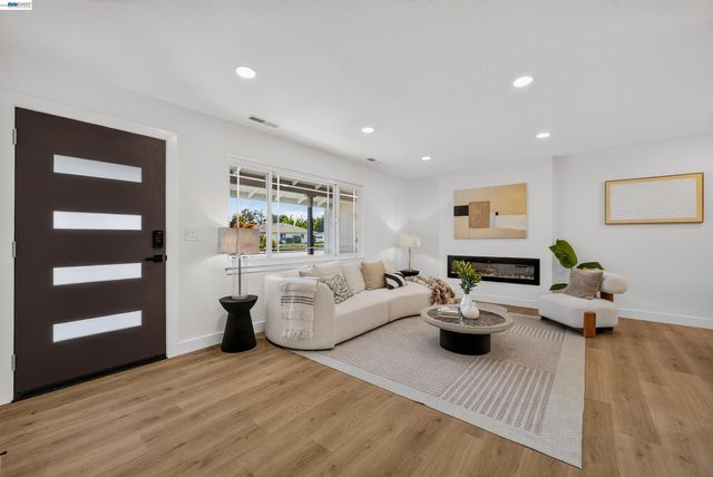 1664 Los Padres Blvd, Santa Clara, CA 95050