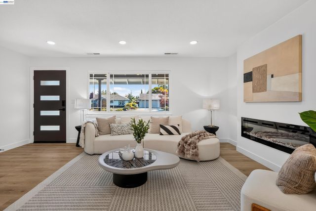 1664 Los Padres Blvd, Santa Clara, CA 95050