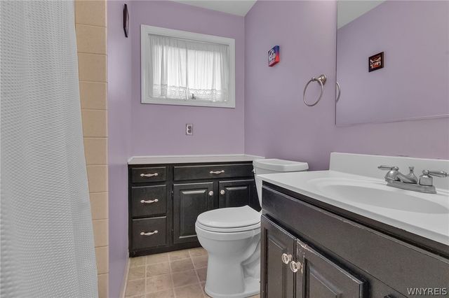 27 Castle Court, Amherst, NY 14226