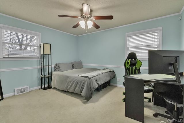 27 Castle Court, Amherst, NY 14226