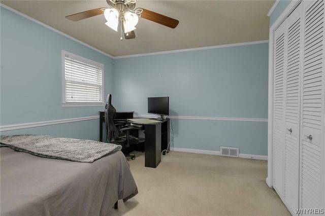 27 Castle Court, Amherst, NY 14226