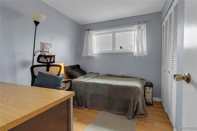 27 Castle Court, Amherst, NY 14226