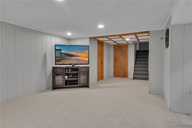 27 Castle Court, Amherst, NY 14226