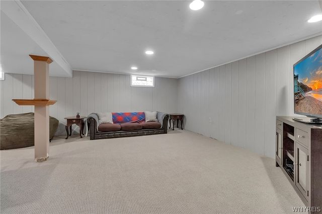 27 Castle Court, Amherst, NY 14226