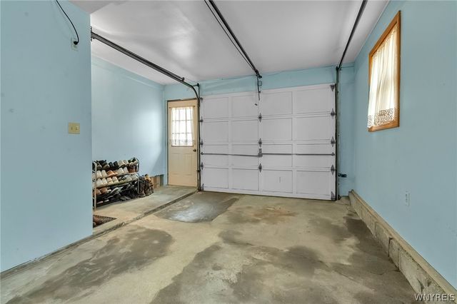 27 Castle Court, Amherst, NY 14226