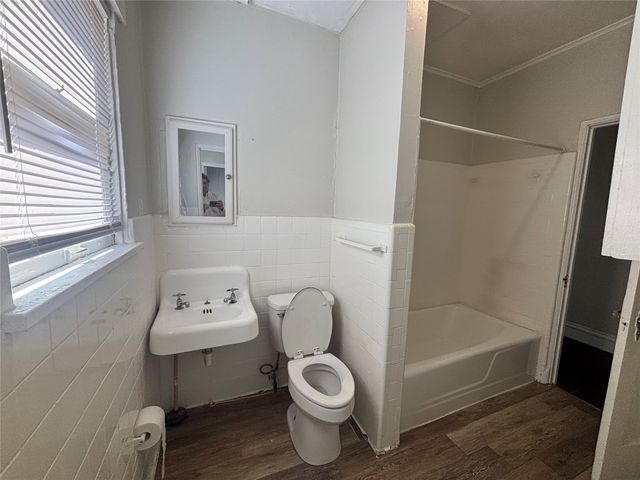 600 Monticello Drive 2, Fort Worth, TX 76107
