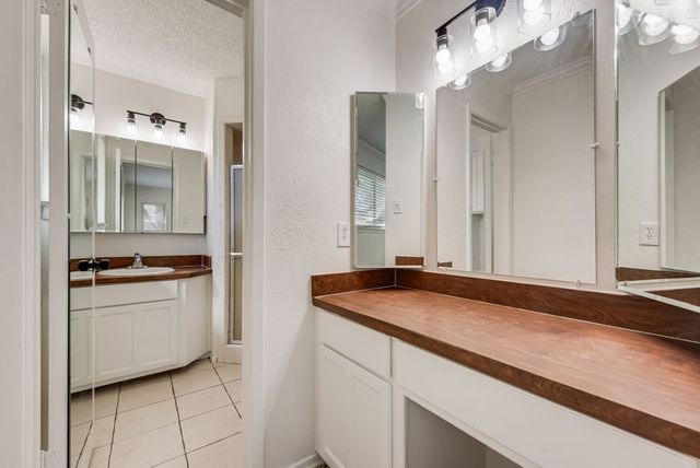 1532 Augusta Road, Benbrook, TX 76126