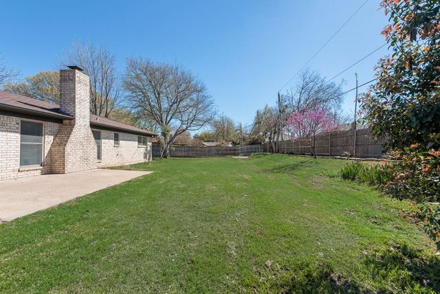 1532 Augusta Road, Benbrook, TX 76126