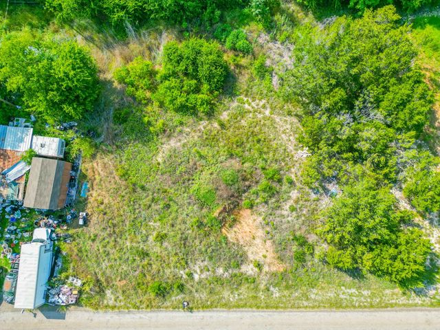 3414 Woodlake Drive, Granbury, TX 76048