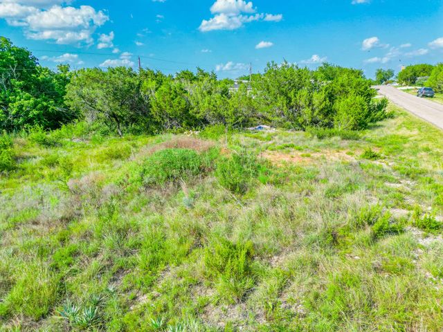 3414 Woodlake Drive, Granbury, TX 76048