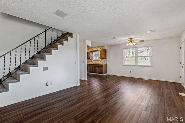 4453 Drury Rd, Bloomsdale, MO 63627