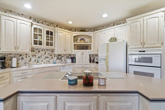 3233 Shady Glen Street, Springfield, MO 65804