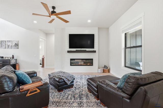 20208 FROG POND CT, Whitewood, SD 57793