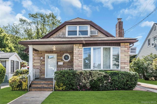 30 West Avenue, Malverne, NY 11565