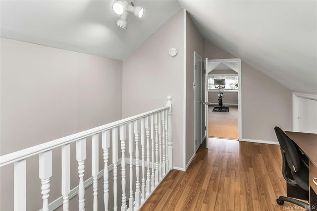 30 West Avenue, Malverne, NY 11565