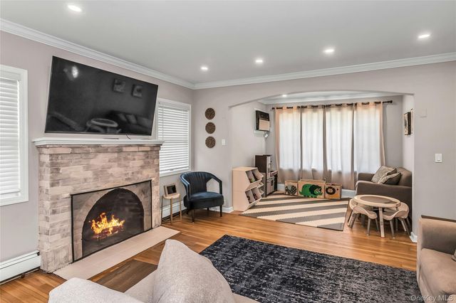 30 West Avenue, Malverne, NY 11565