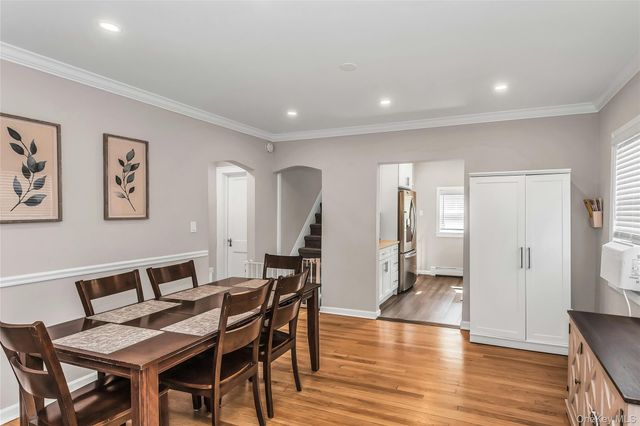 30 West Avenue, Malverne, NY 11565