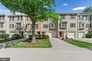 1704 N GLEN DR #1704, Glen Mills, PA 19342