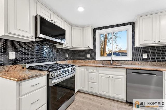 28 Madison Avenue, Avenel, NJ 07001