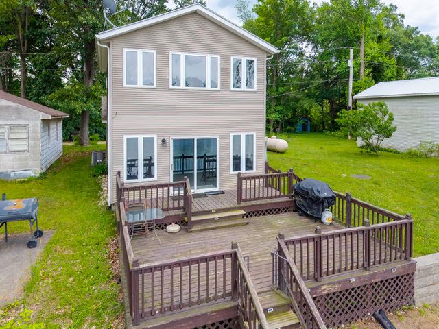 6395 N 1060, Orland, IN 46776