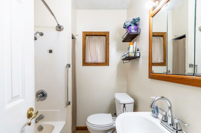 6395 N 1060, Orland, IN 46776