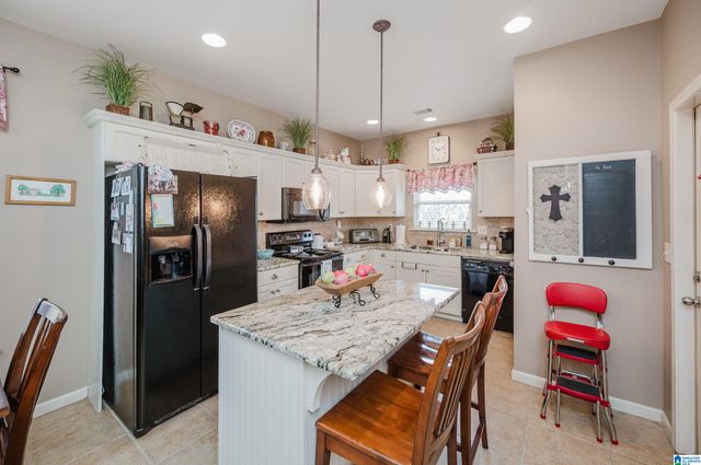 1359 MOUNTAIN LANE, Gardendale, AL 35071