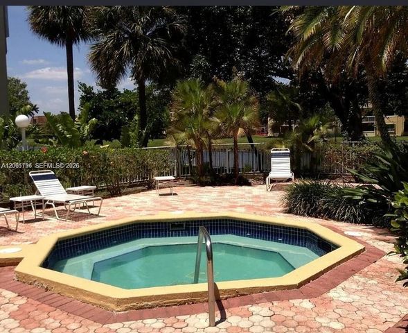 7705 SW 86th St B-211, Miami, FL 33143