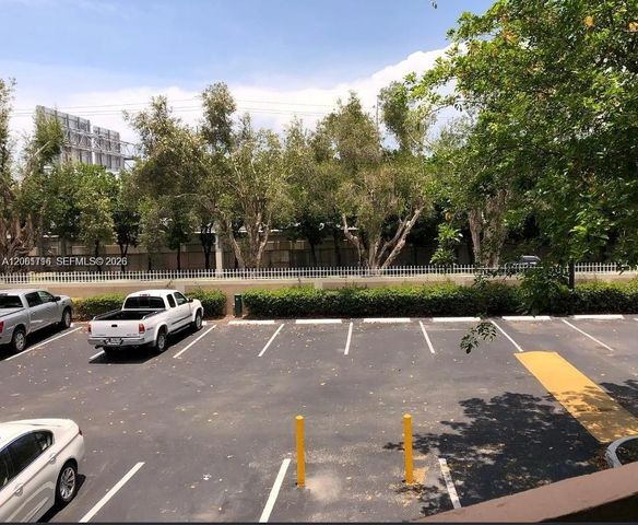7705 SW 86th St B-211, Miami, FL 33143