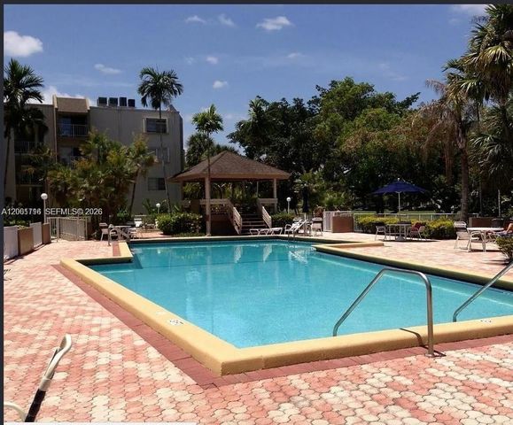 7705 SW 86th St B-211, Miami, FL 33143