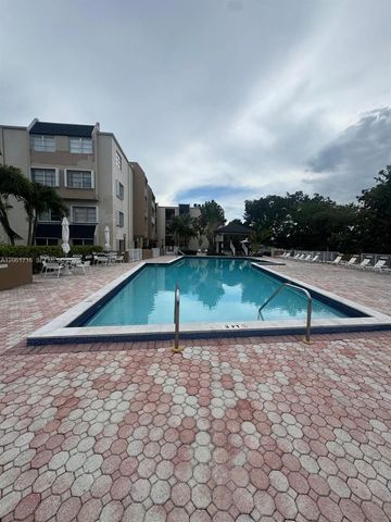 7705 SW 86th St B-211, Miami, FL 33143