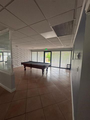 7705 SW 86th St B-211, Miami, FL 33143