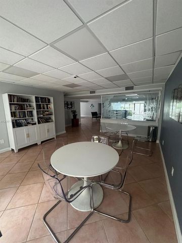 7705 SW 86th St B-211, Miami, FL 33143