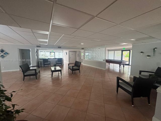7705 SW 86th St B-211, Miami, FL 33143