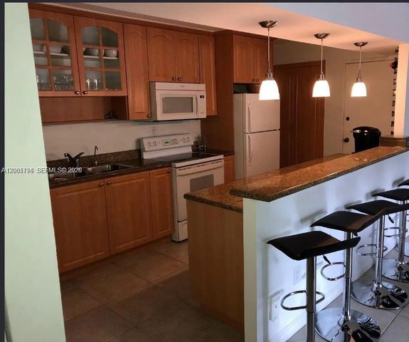 7705 SW 86th St B-211, Miami, FL 33143