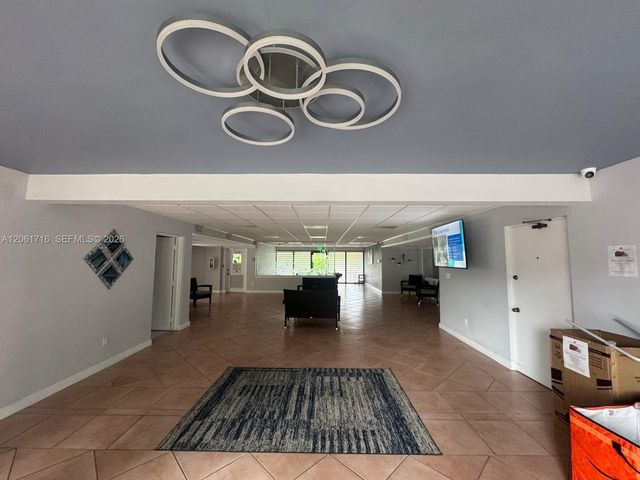 7705 SW 86th St B-211, Miami, FL 33143