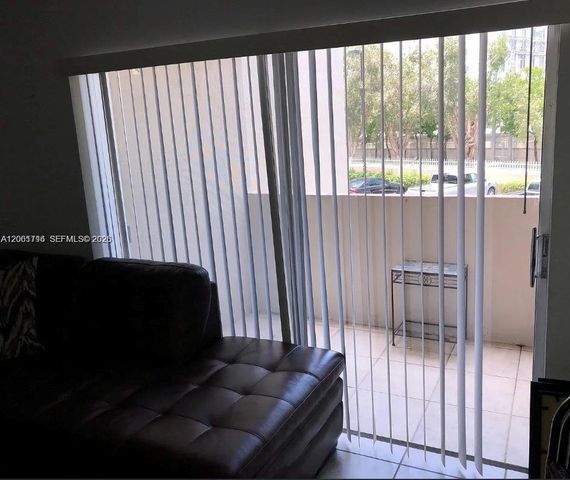 7705 SW 86th St B-211, Miami, FL 33143