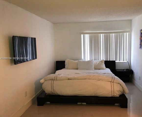 7705 SW 86th St B-211, Miami, FL 33143
